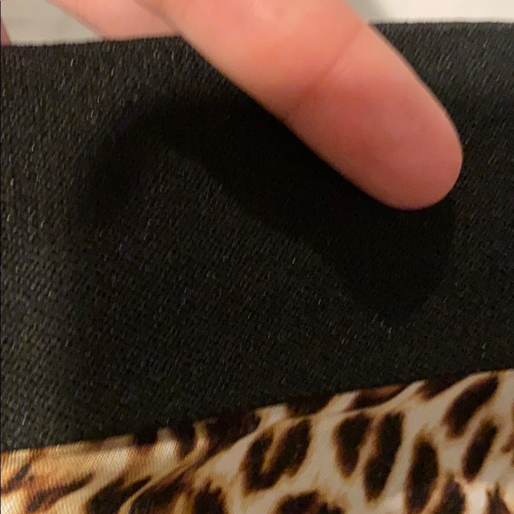 Karen Kane knee length Leopard print skirt - Picture 6 of 7